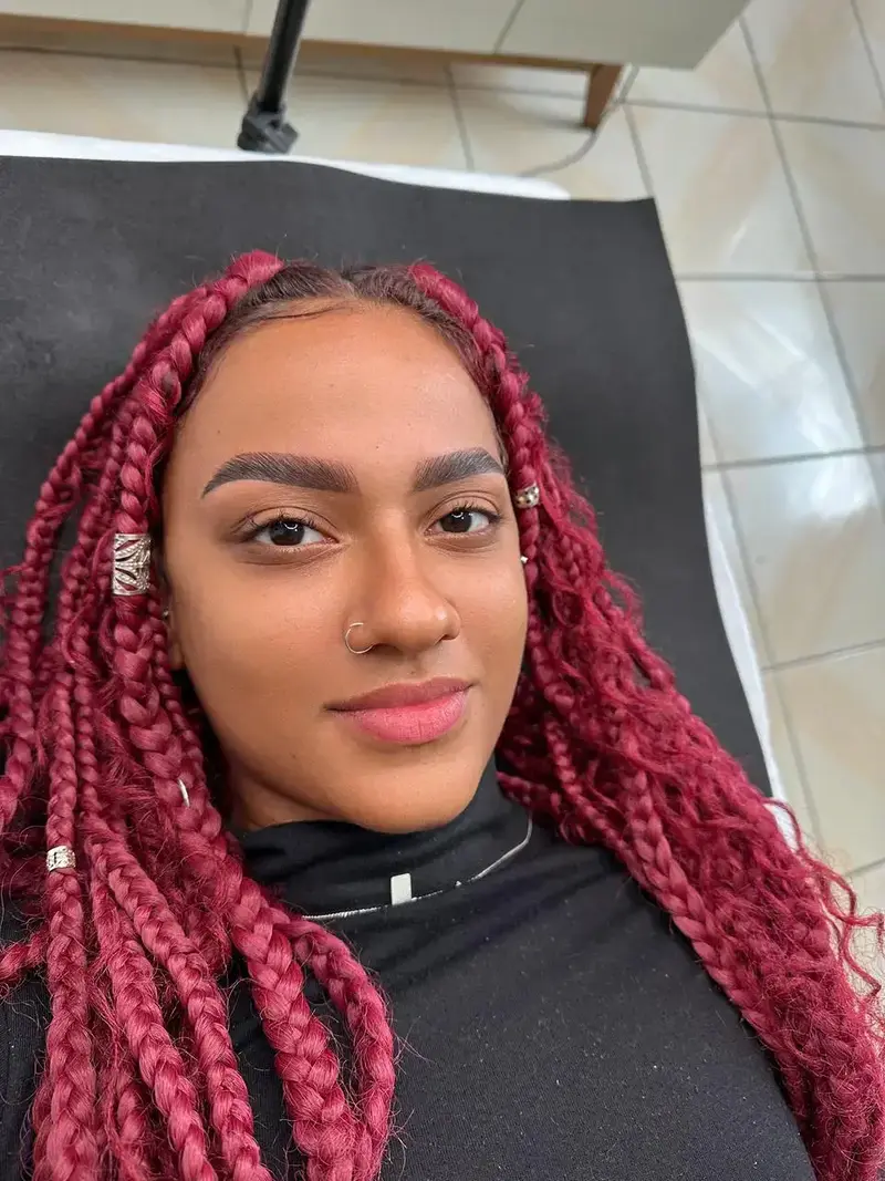 Foto do procedimento de Brow Lamination em uma cliente